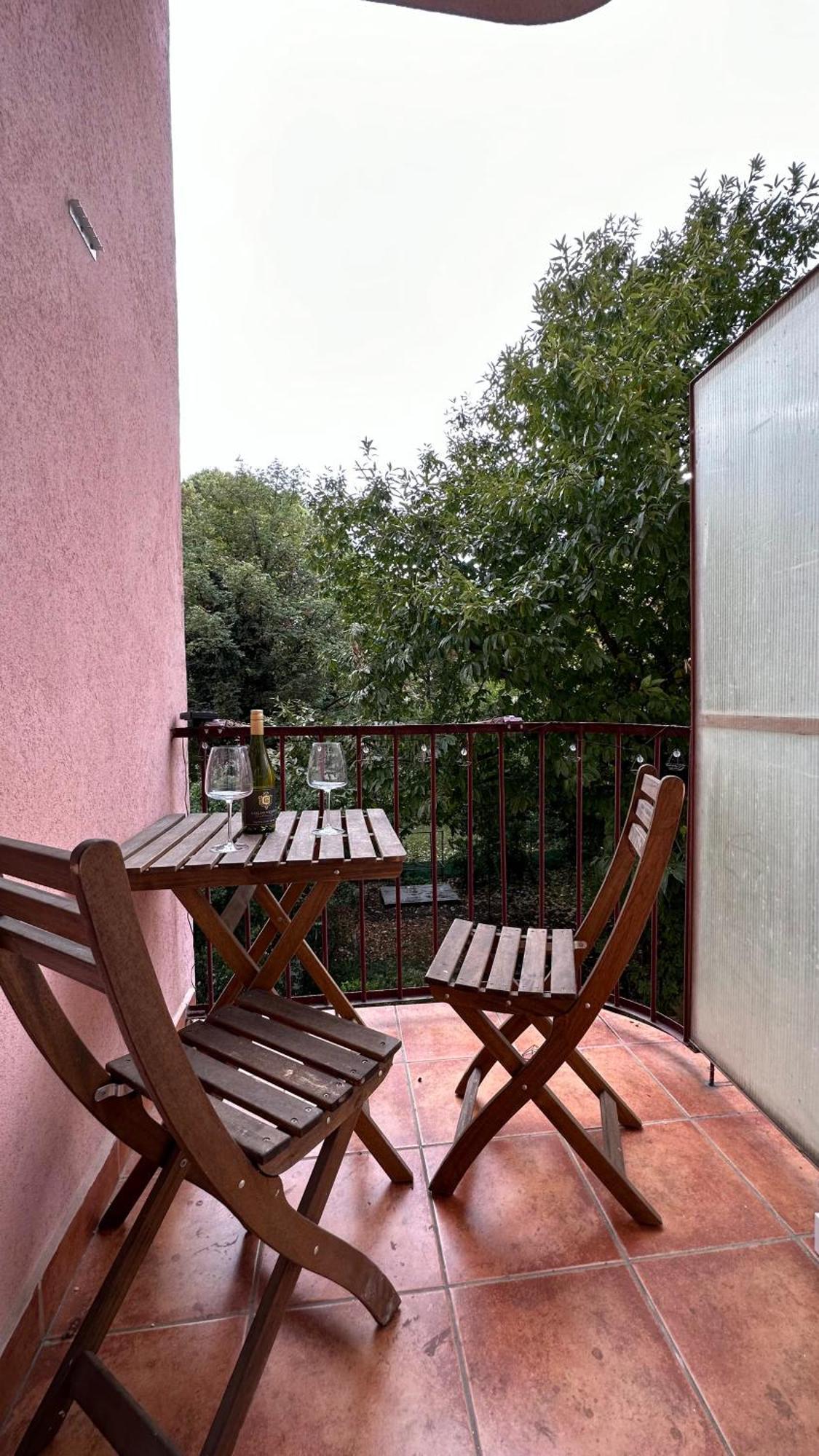 Apartman S Balkonem U Parku & 15 Minut Do Centra Brno Exterior foto